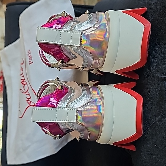 🔥 Loubi Sharks🔥 Like New Condtion - Picture 4 of 9